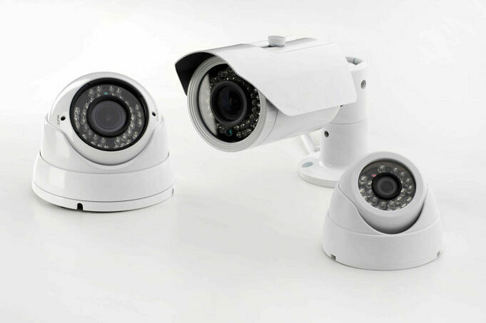 3 Systemes De Camera De Securite a Domicile Avec Applications Pour Telephone Intelligent
